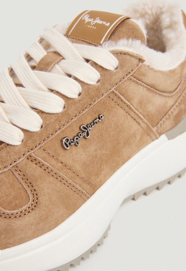 Zapatillas mujer Pepe Jeans PLS600022 piel serraje camel con forro borreguito