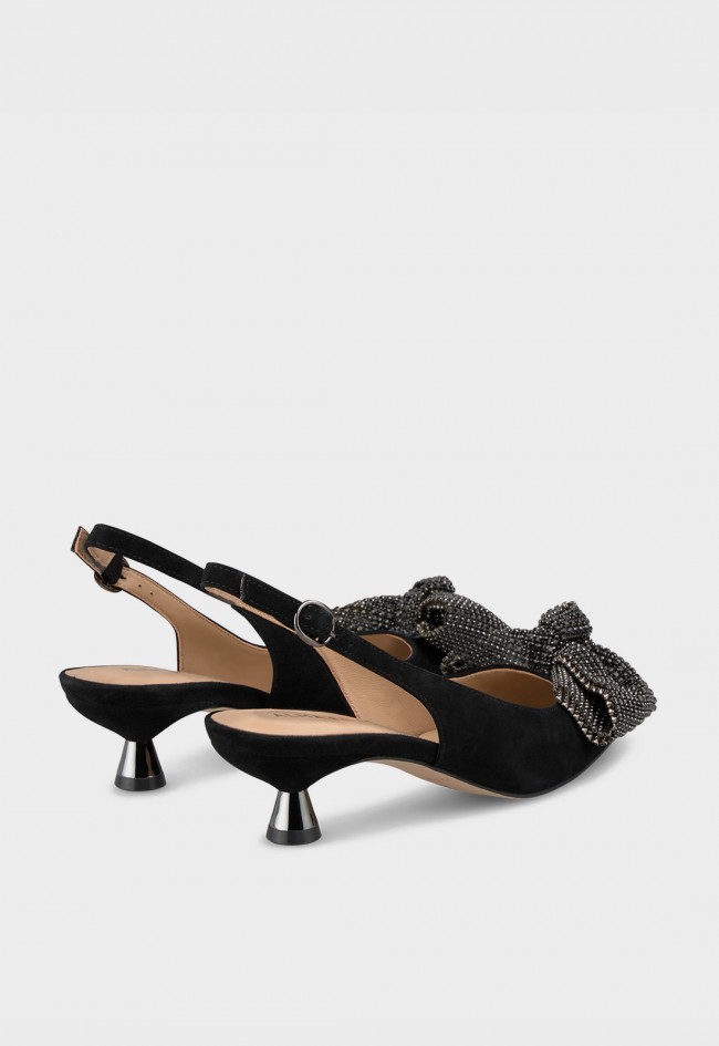 Zapato destalonado mujer Alma en Pena 525 piel negra con lazo joya y tacón bajo