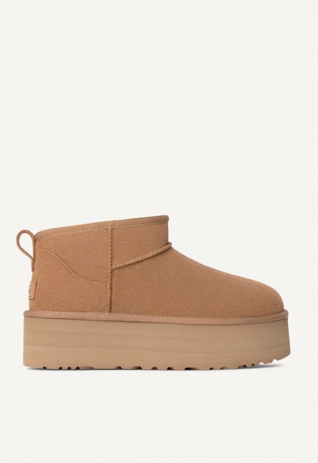 Botín australiano de mujer UGG Classic Ultra Mini Platform en ante color chestnut