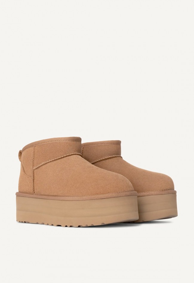 Botín australiano de mujer UGG Classic Ultra Mini Platform en ante color chestnut