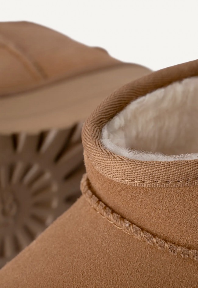 Botín australiano de mujer UGG Classic Ultra Mini Platform en ante color chestnut