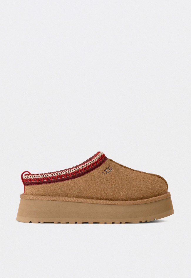 Zueco zapatillas de casa UGG Tazz II mujer de ante camel con plataforma trenzada y forro de piel de oveja