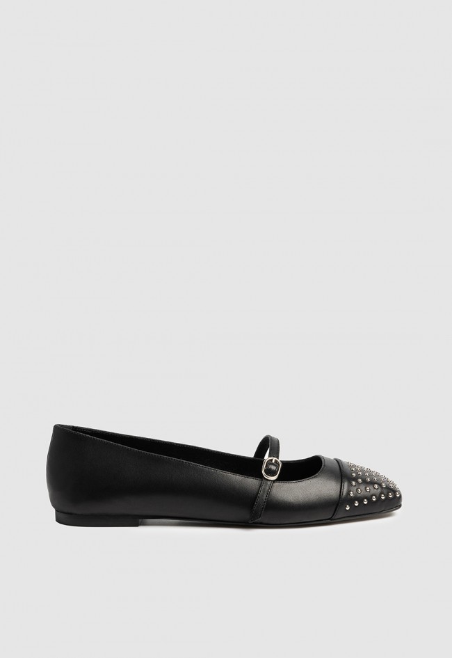 Bailarina mujer Dansi 7625 negra de piel con pulsera y puntera joya con tachuelas