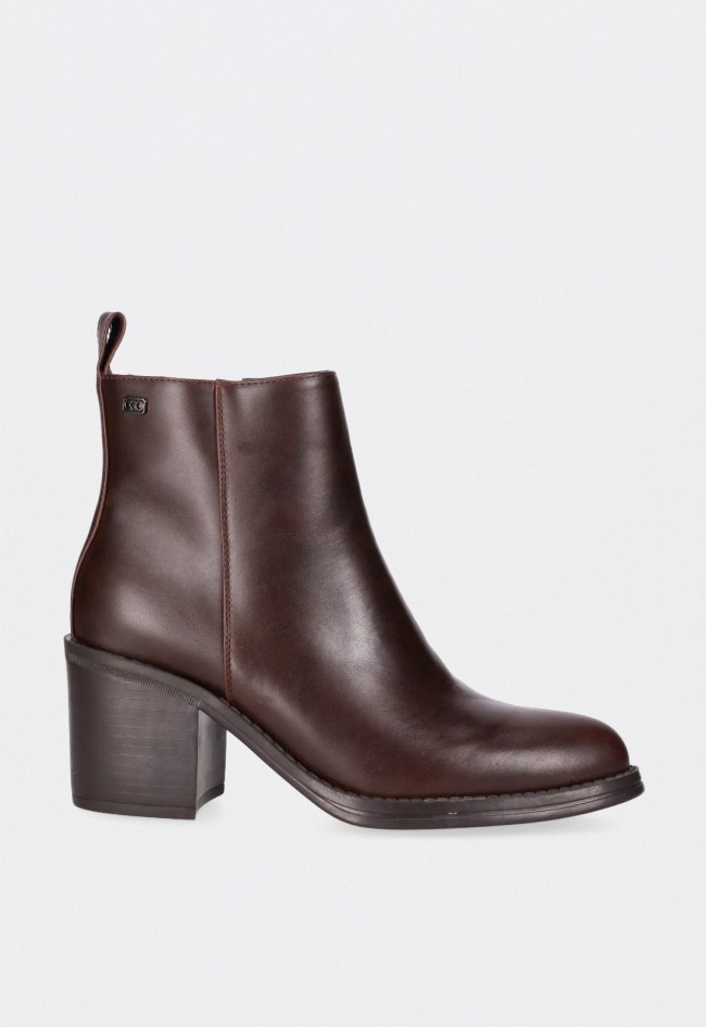 Botines de mujer Chika10 Georgia 06 en piel vegana marrón con tacón bloque elegante