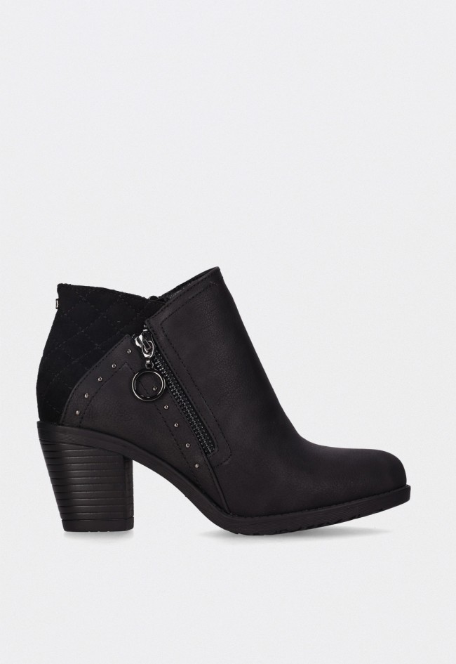 Botines de mujer Chika10 Kurazo 40 en piel vegana negra con diseño elegante y detalles modernos