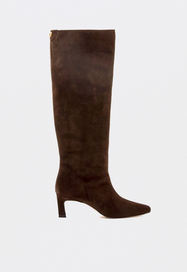 Botas altas de mujer Mustang Gala en piel moka con tacón elegante y caña recta