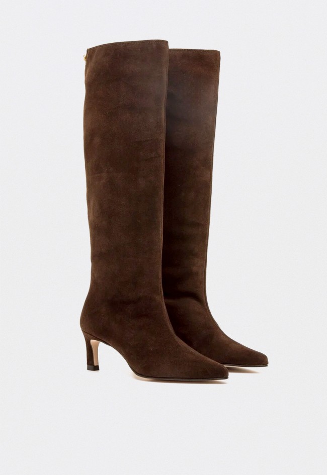 Botas altas de mujer Mustang Gala en piel moka con tacón elegante y caña recta