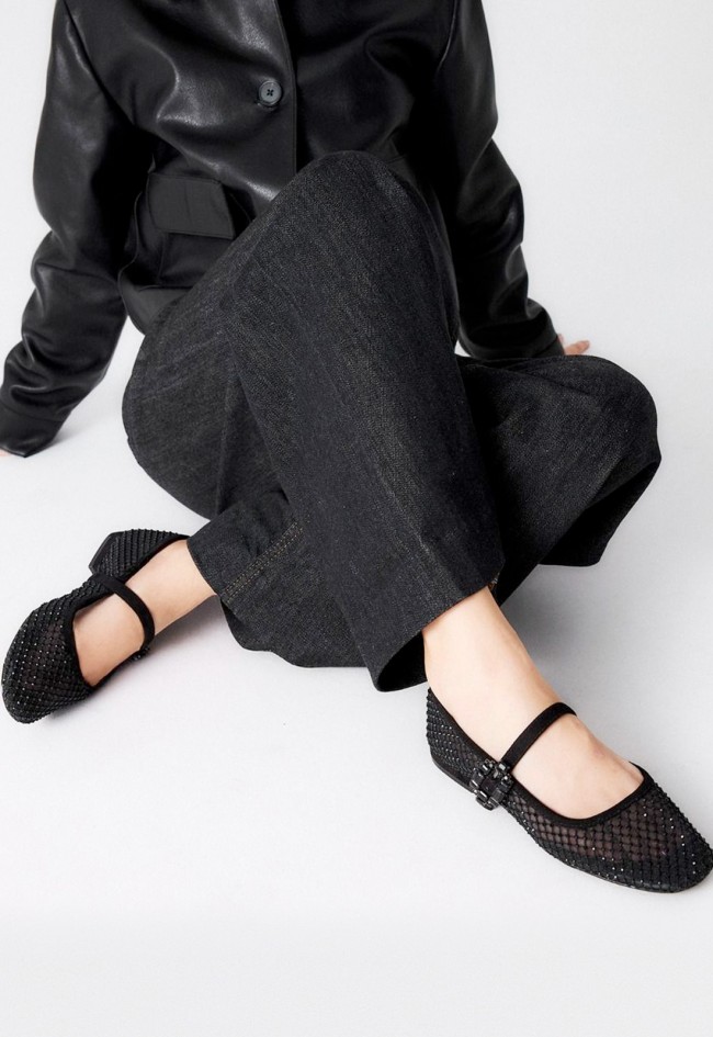 Bailarinas Exé ELIZA-260 negras con strass y hebilla elegante