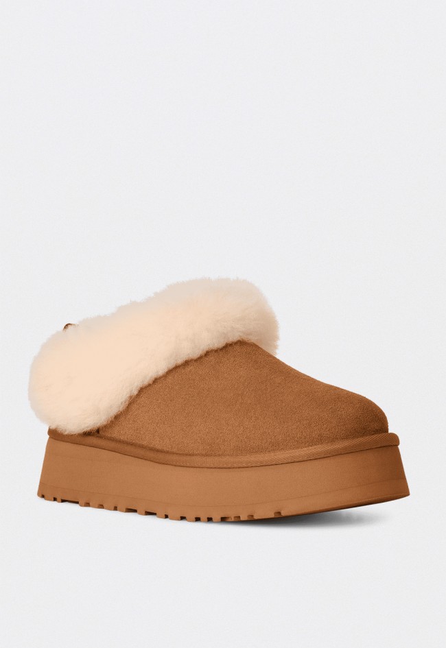 Zuecos UGG Tazzelle de mujer en ante color chestnut con forro de piel de oveja