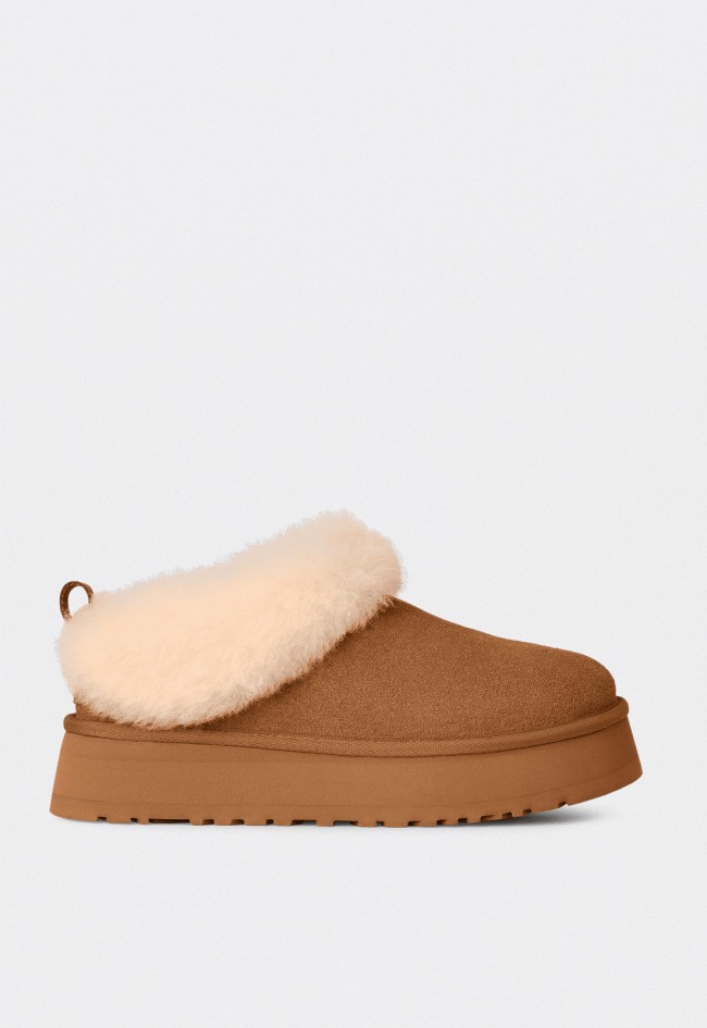 Zuecos UGG Tazzelle de mujer en ante color chestnut con forro de piel de oveja