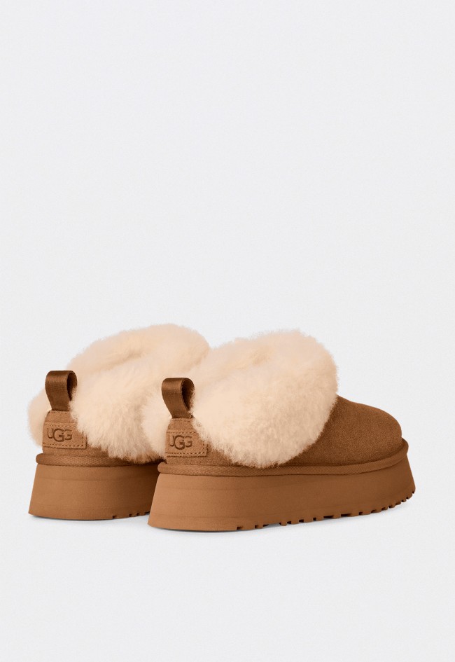 Zuecos UGG Tazzelle de mujer en ante color chestnut con forro de piel de oveja