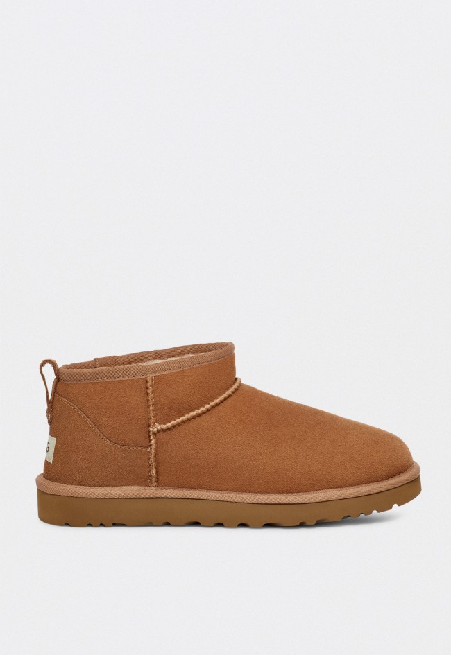 Botas UGG Classic Ultra Mini hombre en piel de oveja color chestnut