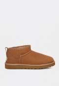 Botas UGG Classic Ultra Mini hombre en piel de oveja color chestnut