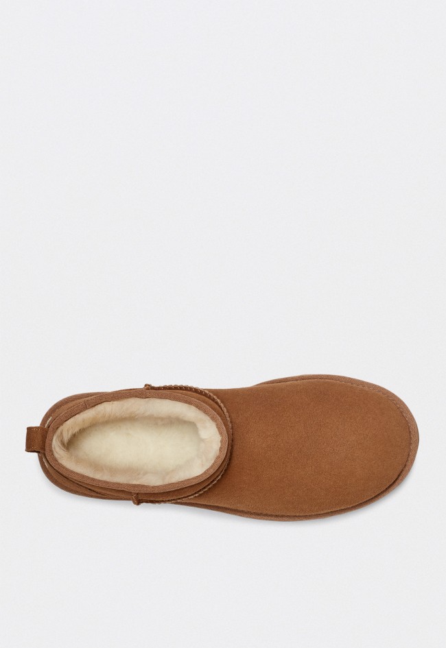 Botas UGG Classic Ultra Mini hombre en piel de oveja color chestnut