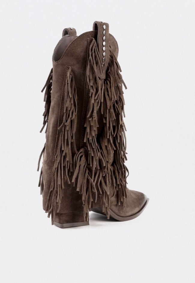 Botas cowboy de mujer en ante marrón con flecos Mimmu Rosi – estilo western chic y sofisticado
