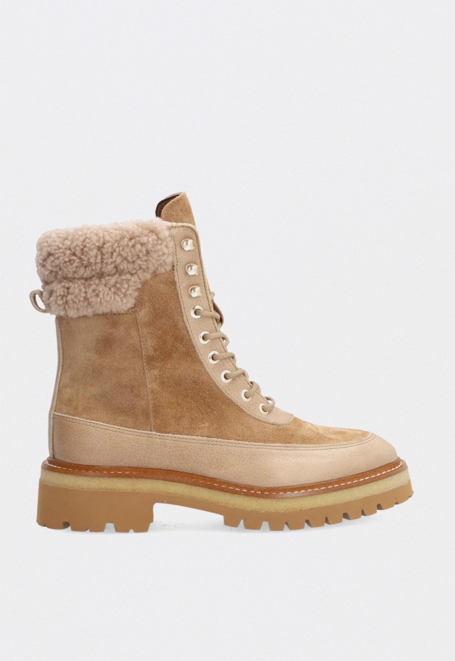 Botines mujer Alpe Nordic en piel taupe con borreguito y suela track antideslizante