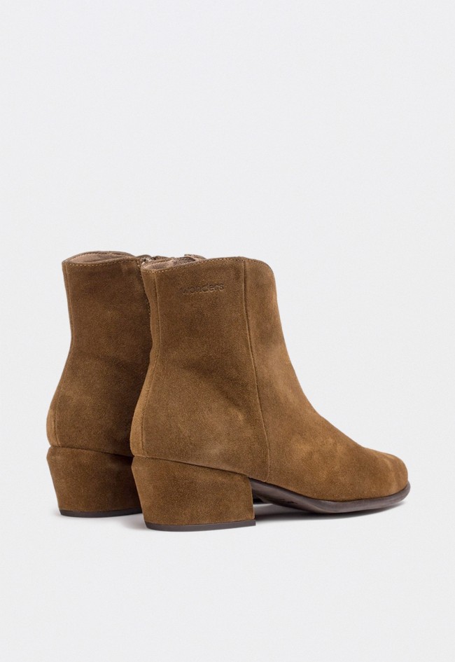 Botines camperos de mujer Wonders FEI 01 en serraje marrón – estilo atemporal y versátil