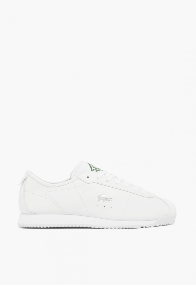 Zapatillas de mujer Lacoste Club-Low de piel blanca con estilo retro sofisticado
