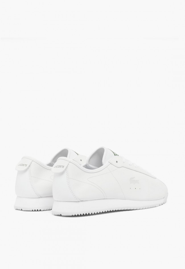 Zapatillas de mujer Lacoste Club-Low de piel blanca con estilo retro sofisticado
