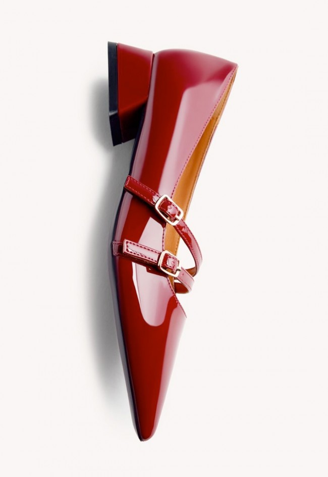 Zapatos Gioseppo Lucan en charol burdeos con tiras cruzadas y tacón bajo