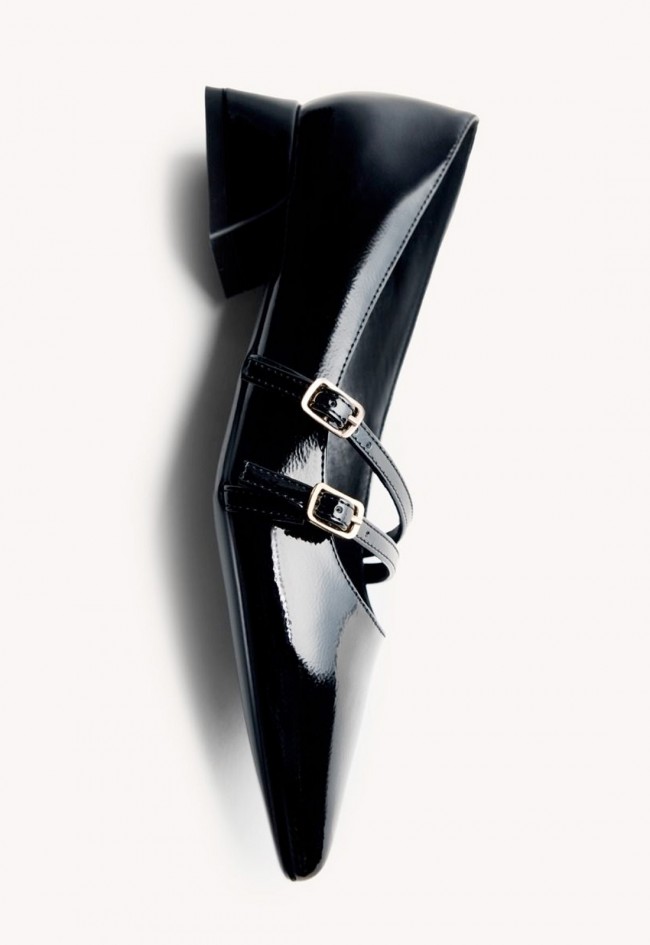 Zapatos Gioseppo Lucan negros de charol con tiras cruzadas y tacón bajo