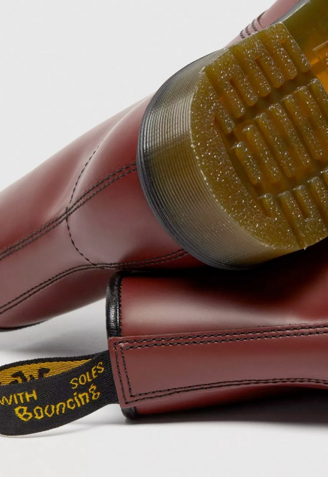 Botas de mujer Dr. Martens 1460 Smooth burdeos — el icono original con ADN rebelde