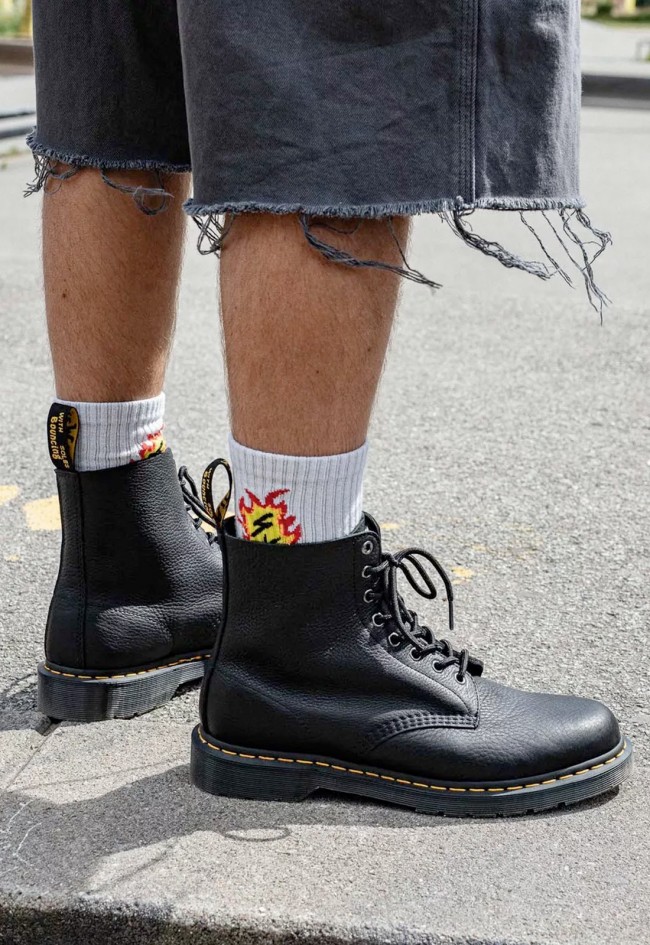 Botas Dr. Martens 1460 Pascal Ambassador negras de hombre — carácter auténtico y confort legendario