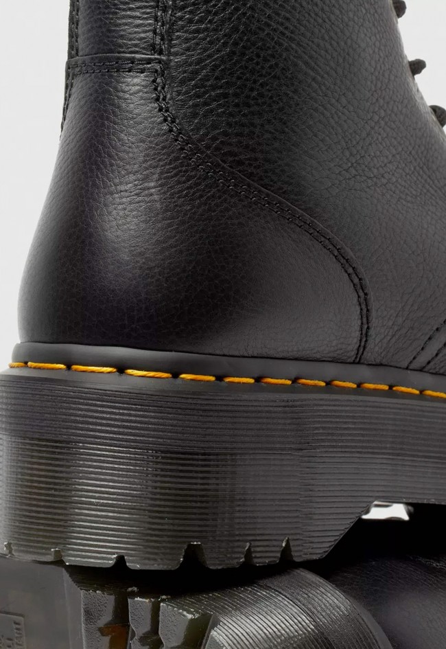 Botas Dr. Martens Jadon III Pisa negras de mujer — el icono con plataforma y actitud