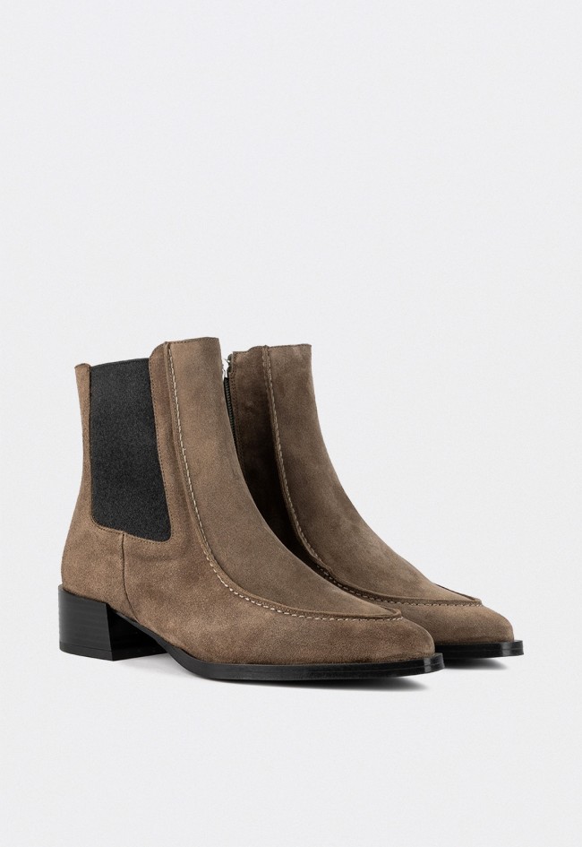 Botines Chelsea Dansi Ceres en ante tostado — elegancia casual con alma artesanal