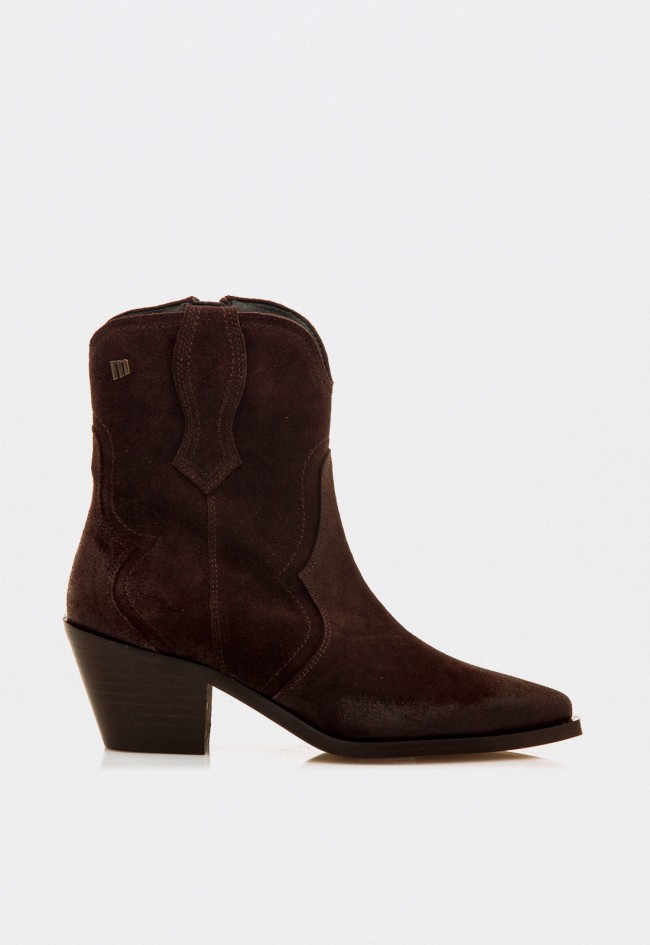 Botines cowboy Mustang DAPHNE en piel serraje moka — esencia western con estilo urbano