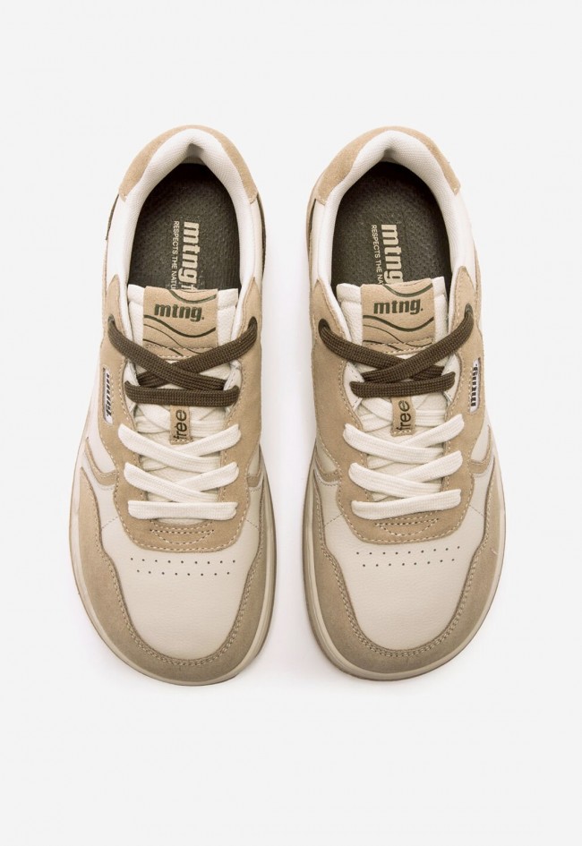 Zapatillas Mustang Free Miami de piel blanca con detalles beige y verde — diseño minimalista y natural para hombre
