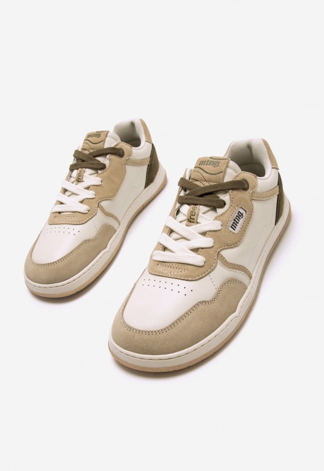 Zapatillas Mustang Free Miami de piel blanca con detalles beige y verde — diseño minimalista y natural para hombre