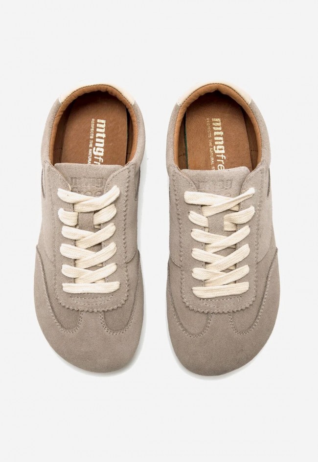 Zapatillas Mustang Free Mia de piel gris — diseño barefoot minimalista para mujer