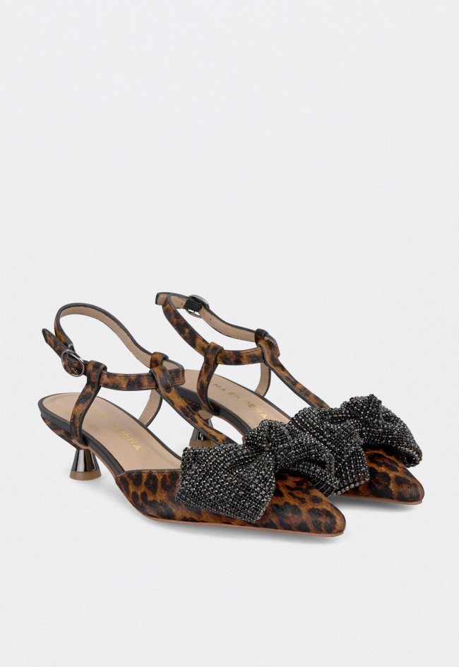 Zapatos de muer Alma en Pena de piel con lazo joya y estampado animal print 529