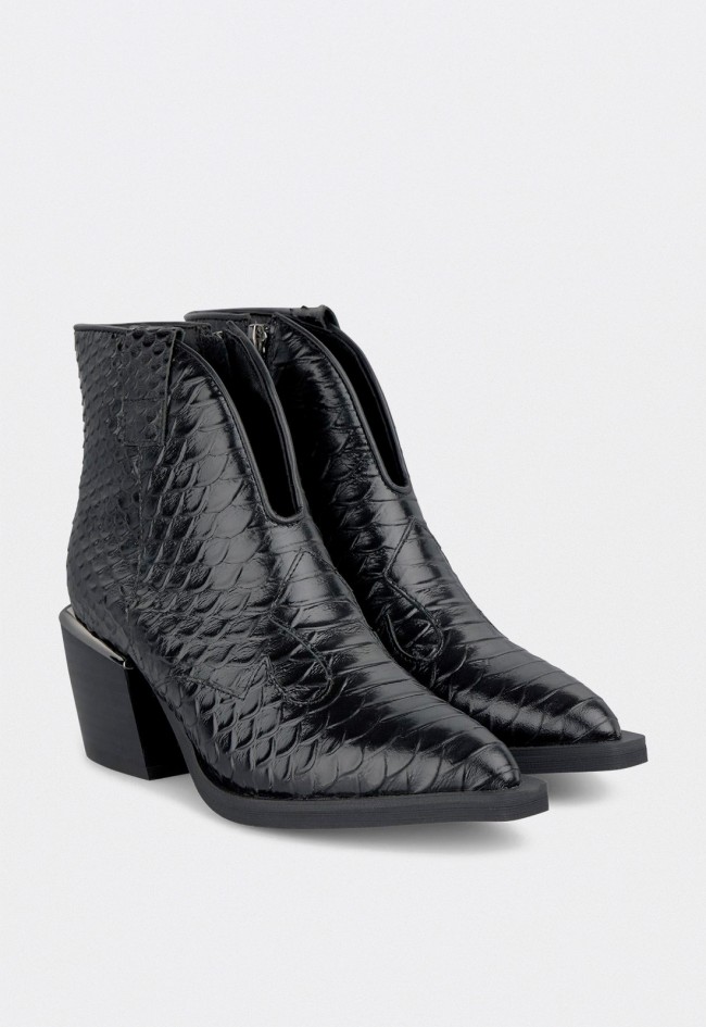 Botines de mujer Alma en Pena 801 cowboy de piel negra con textura efecto reptil y tacón ancho