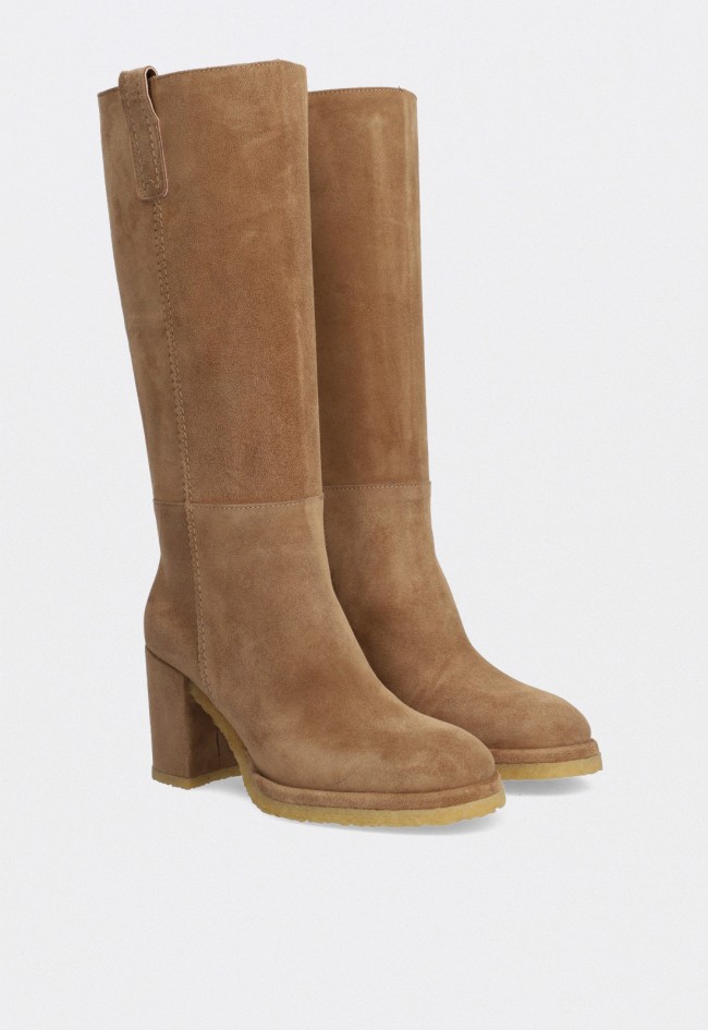 Bota alta Alpe 55141109 de mujer en piel serraje color cuero, sofisticación natural con tacón cómodo