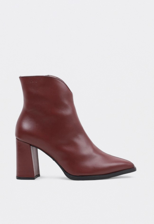 Botín de mujer Wonders m5430 en piel burdeos con tacón alto y diseño escote en V AURORA 30