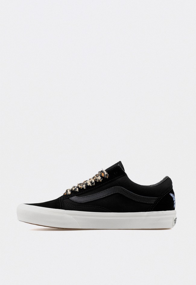 Zapatillas Vans Old Skool negras para mujer con mariposa bordada y cordones leopardo