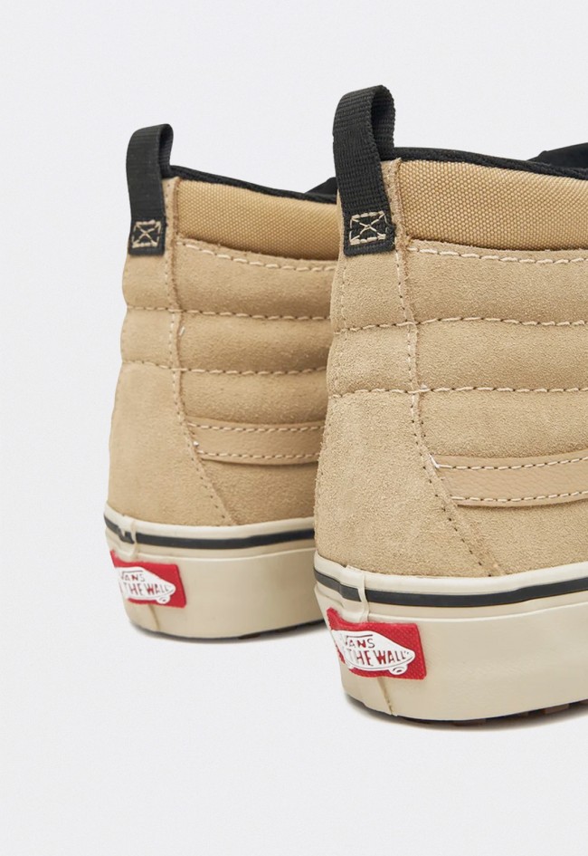 Zapatillas altas beige Vans MTE Sk8-Hi Insulated para mujer impermeables y térmicas