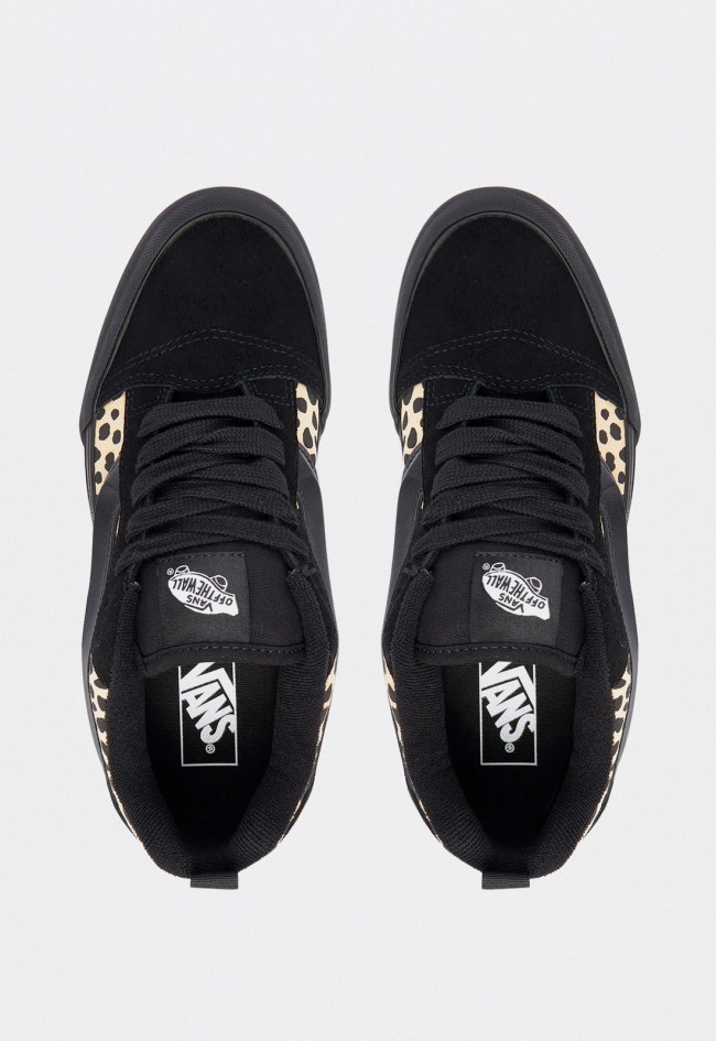 Zapatillas Vans Knu Skool Dalmatian para mujer con estampado animal y suela negra