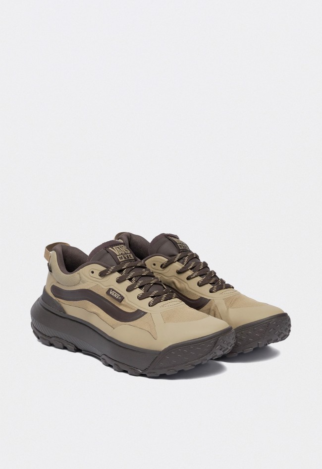Zapatillas Vans Crosspath color tostado para hombre impermeables con amortiguación UltraCush y suela todoterreno