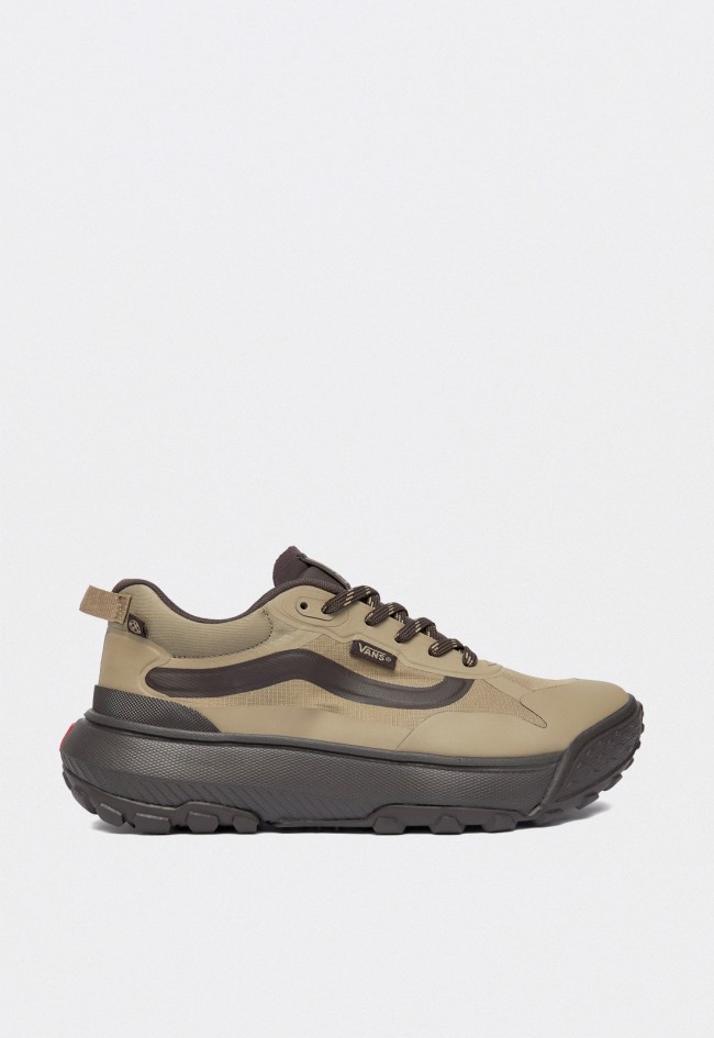 Zapatillas Vans Crosspath color tostado para hombre impermeables con amortiguación UltraCush y suela todoterreno