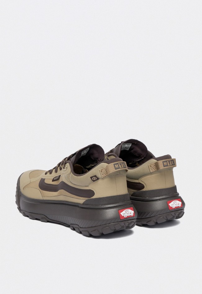 Zapatillas Vans Crosspath color tostado para hombre impermeables con amortiguación UltraCush y suela todoterreno