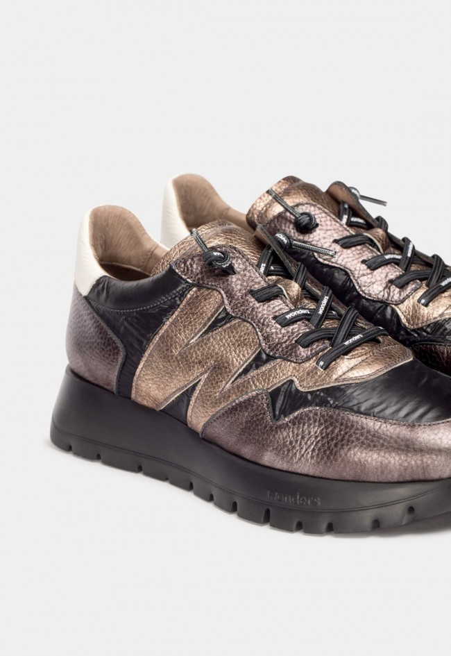 Zapatillas Wonders ODISEI 91 Plomo de mujer con piel metalizada y suela WondersFly™ ultraligera