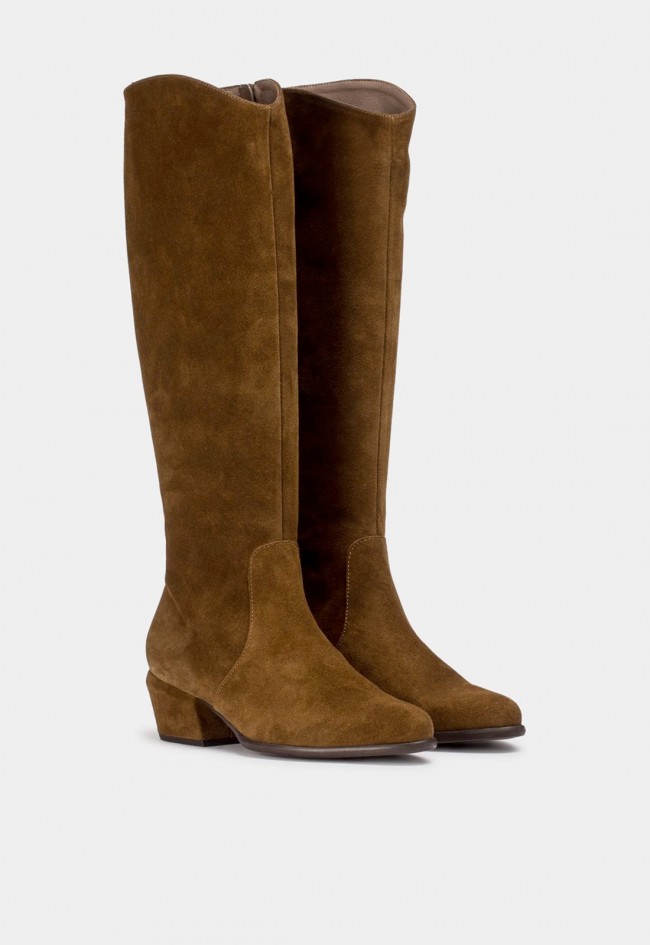 Botas Wonders FEI 03 Marrones de mujer en piel ante con tacón medio y plantilla MemoryGel