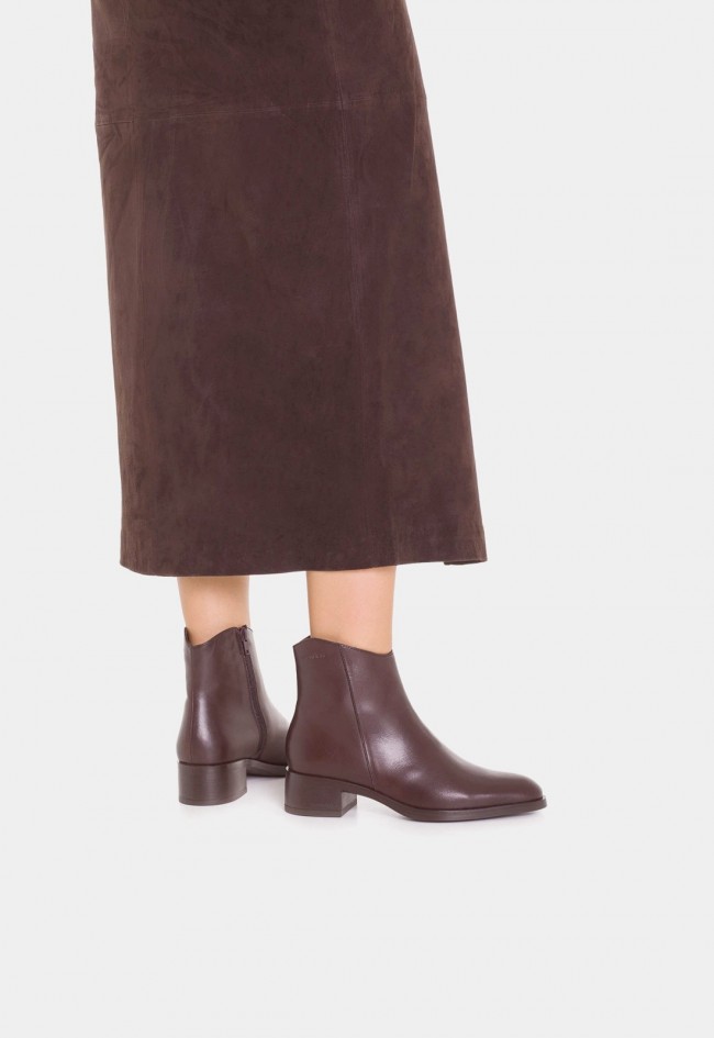 Botines Wonders BONJOUR 01 Marrones de mujer en piel lisa con tacón medio y plantilla MemoryGel