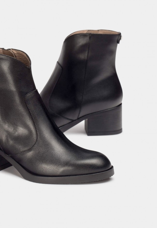 Botines Wonders SANTAFÉ 53 Negros de mujer en piel lisa con tacón medio y plantilla MemoryGel