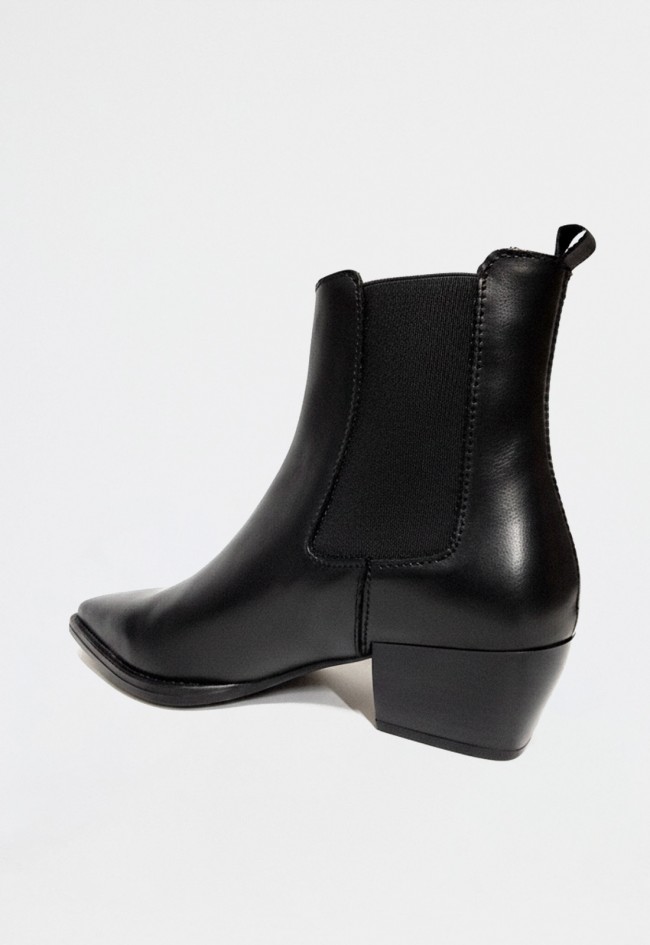 Botines GLO Renata 7451 de mujer estilo campero en piel negra con tacón medio