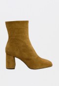 Botines Ángel Alarcón Drimia de mujer en serraje color cuero — elegancia moderna con tacón ancho