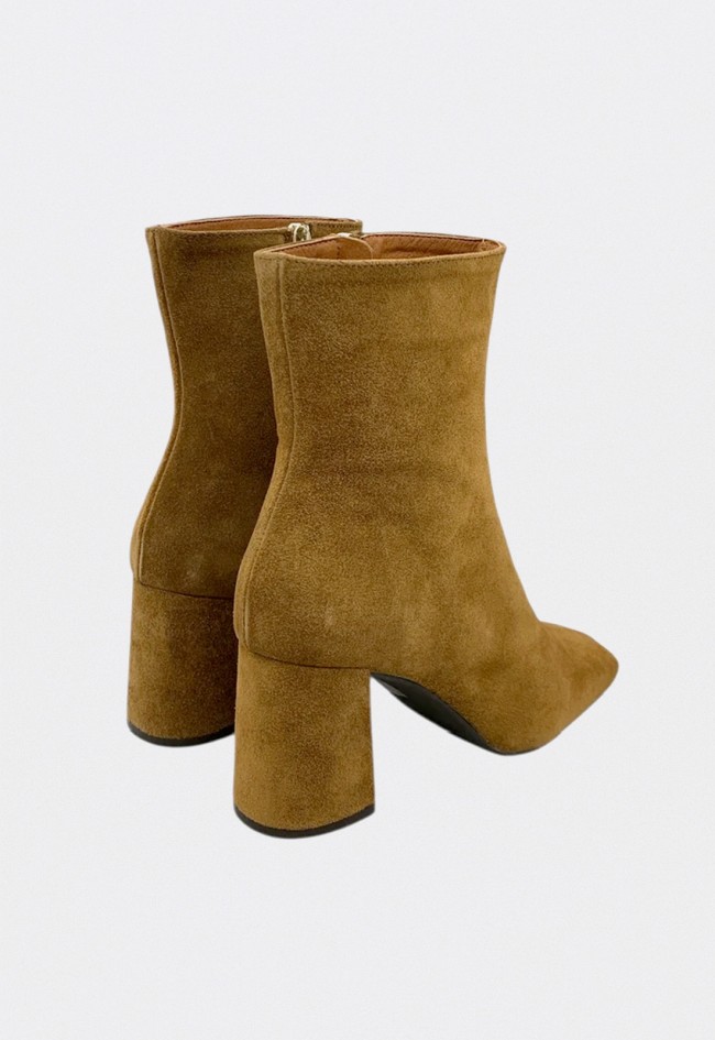 Botines Ángel Alarcón Drimia de mujer en serraje color cuero — elegancia moderna con tacón ancho